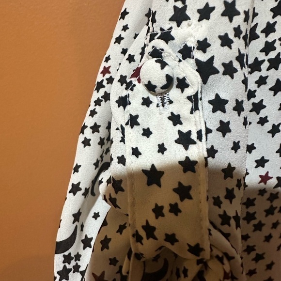Torrid White/Black Moon and Stars White Button Down Shirt NWOT Size 3 (22/24) - Picture 4 of 6